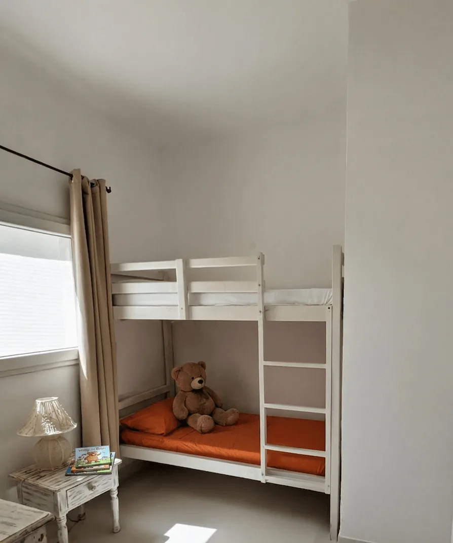 Casa Nyekundu bunk room